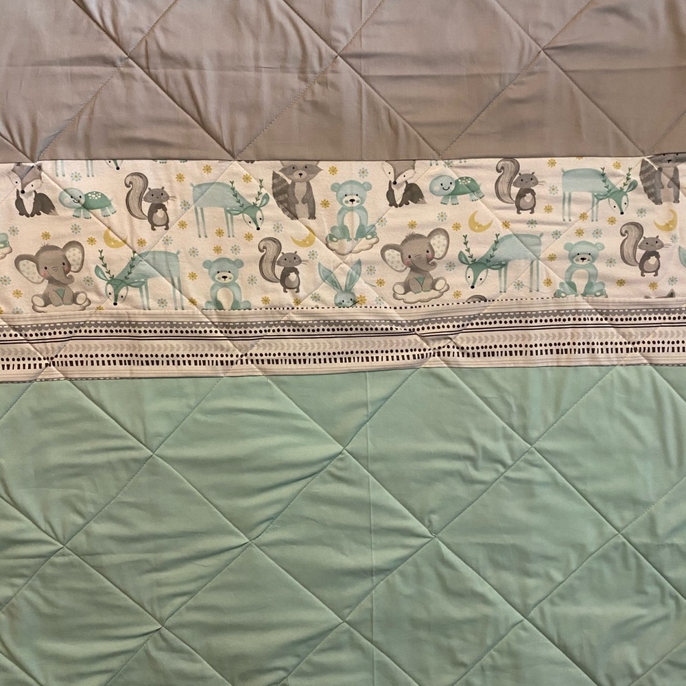 SOLD NEW Handmade green and gray baby boy quilt D5 - Picture 8 of 11